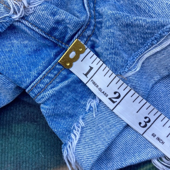 🐲💙 American Eagle Distressed Mom Short - Picture 9 of 10